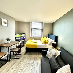 Stylish Studio With Sea Views Apartment